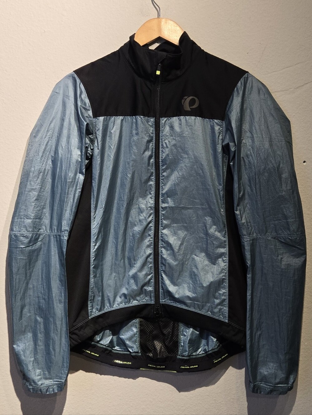 Pearl Izumi Men's PRO Barrier Lite Jacket Form Fitting Size M blue Discoloration